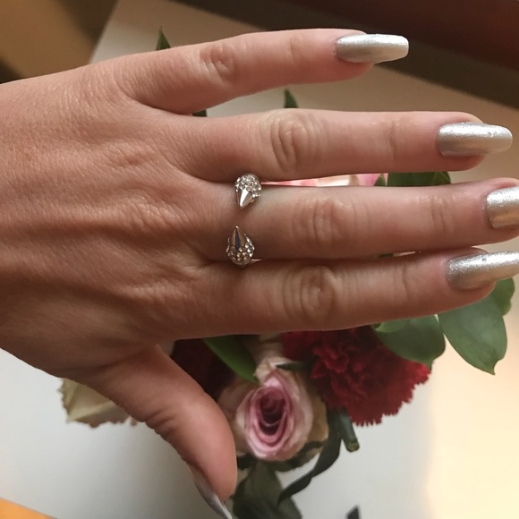 Kinsley Armelle Jewelry - 2-Kinsley Armelle Silver& Gold bling Arrow Ring Kinsley Armelle Jewelry - 2-Kinsley Armelle Silver& Gold bling Arrow Ring